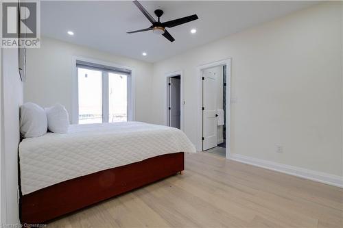 117 Highland Road W, Hamilton, ON - Indoor Photo Showing Bedroom