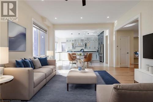 117 Highland Road W, Hamilton, ON - Indoor Photo Showing Living Room