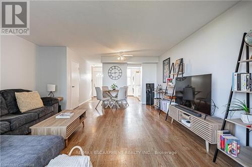 631 - 350 Quigley Road E, Hamilton (Vincent), ON - Indoor Photo Showing Living Room