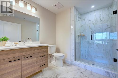 190 Main Street Unit# 301, Kingsville, ON - Indoor Photo Showing Bathroom