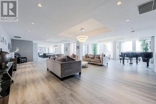 633 - 628 Fleet Street, Toronto, ON - Indoor