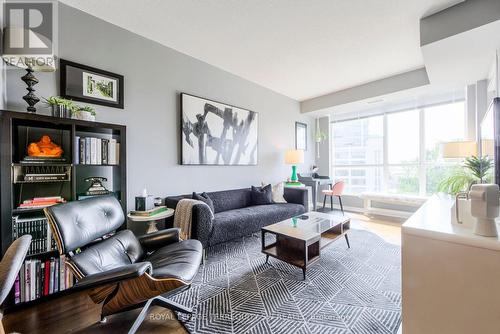 633 - 628 Fleet Street, Toronto, ON - Indoor Photo Showing Living Room