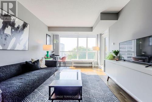 633 - 628 Fleet Street, Toronto, ON - Indoor Photo Showing Living Room