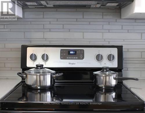 Main - 396 Lansdowne Avenue, Toronto, ON - Indoor Photo Showing Kitchen