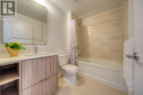 401 - 52 Forest Manor Road, Toronto (Henry Farm), ON - Indoor Photo Showing Bathroom