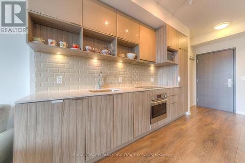 401 - 52 Forest Manor Road, Toronto (Henry Farm), ON - Indoor Photo Showing Kitchen