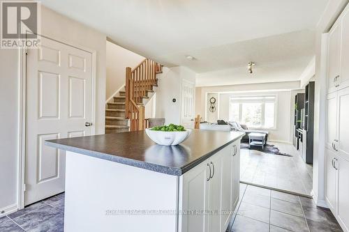 73 Burton Howard Drive, Aurora, ON - Indoor Photo Showing Kitchen