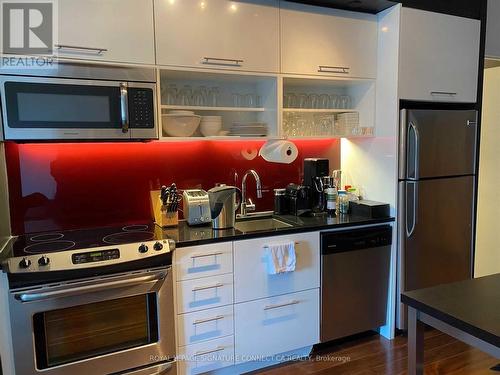 716 - 51 Trolley Crescent, Toronto (Moss Park), ON - Indoor Photo Showing Kitchen With Stainless Steel Kitchen