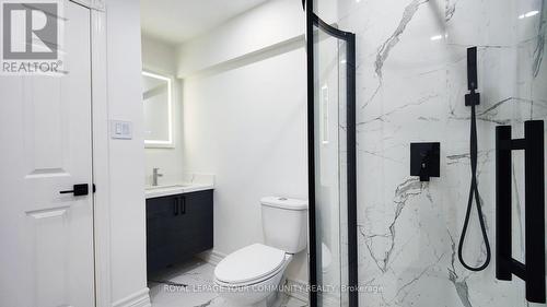 258 Pringle Drive, Barrie, ON - Indoor Photo Showing Bathroom