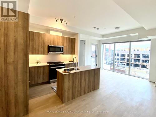 401 - 495 Logan Avenue, Toronto (North Riverdale), ON - Indoor Photo Showing Kitchen