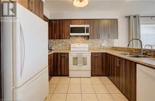 35 Green Vista Drive, Cambridge, ON - Indoor Photo Showing Kitchen With Double Sink