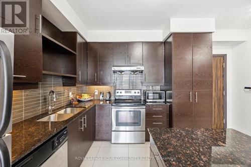 708 - 325 South Park Road, Markham (Commerce Valley), ON - Indoor Photo Showing Kitchen With Double Sink With Upgraded Kitchen