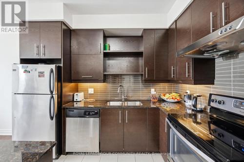 708 - 325 South Park Road, Markham (Commerce Valley), ON - Indoor Photo Showing Kitchen With Double Sink With Upgraded Kitchen