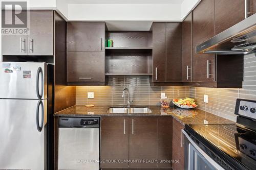 708 - 325 South Park Road, Markham (Commerce Valley), ON - Indoor Photo Showing Kitchen With Double Sink With Upgraded Kitchen