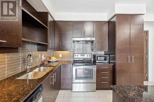 708 - 325 South Park Road, Markham (Commerce Valley), ON - Indoor Photo Showing Kitchen With Double Sink With Upgraded Kitchen