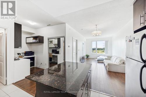 708 - 325 South Park Road, Markham (Commerce Valley), ON - Indoor Photo Showing Kitchen