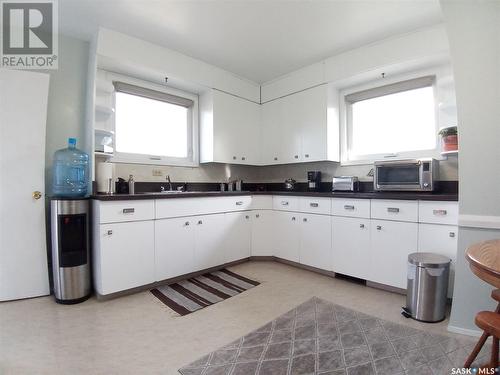 109 5Th Avenue, Hodgeville, SK - Indoor Photo Showing Kitchen With Double Sink