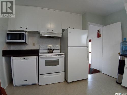 109 5Th Avenue, Hodgeville, SK - Indoor Photo Showing Kitchen