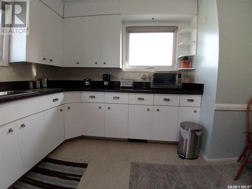 109 5Th Avenue, Hodgeville, SK - Indoor Photo Showing Kitchen