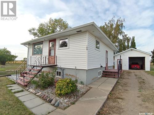 109 5Th Avenue, Hodgeville, SK - Outdoor With Deck Patio Veranda