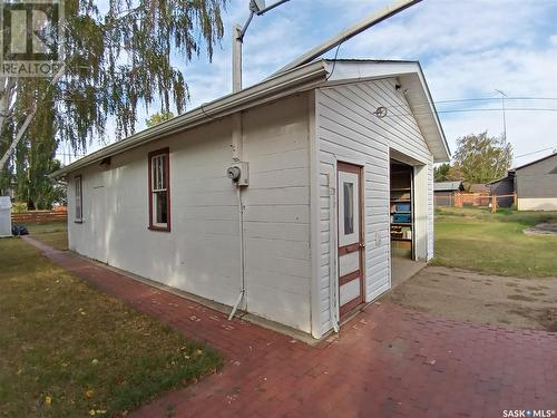 109 5Th Avenue, Hodgeville, SK - Outdoor With Exterior