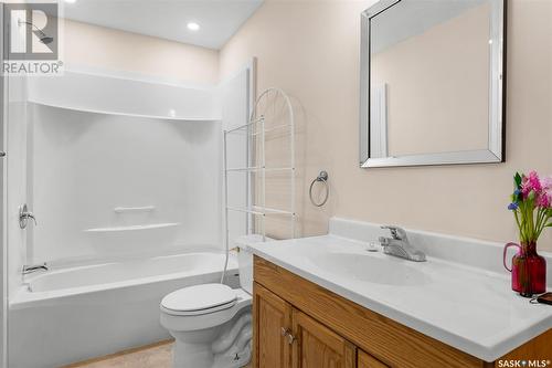 1110 Caribou Street W, Moose Jaw, SK - Indoor Photo Showing Bathroom