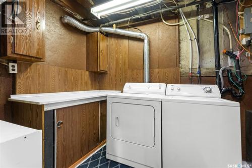 1110 Caribou Street W, Moose Jaw, SK - Indoor Photo Showing Laundry Room