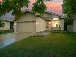 211 Marygrove Crescent  Winnipeg, MB R3Y 1M4