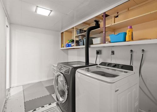 171 Thompson Drive, Winnipeg, MB - Indoor Photo Showing Laundry Room