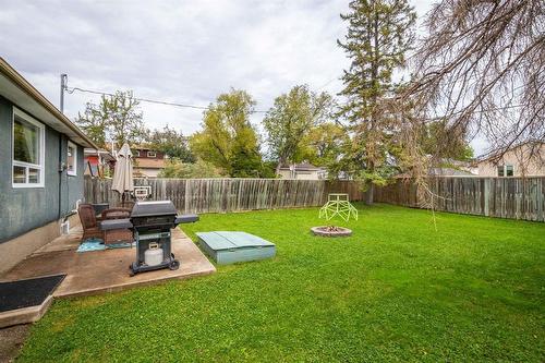 171 Thompson Drive, Winnipeg, MB - Outdoor With Backyard