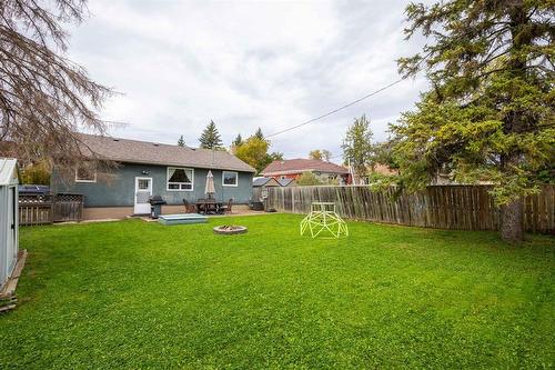 171 Thompson Drive, Winnipeg, MB - Outdoor With Backyard