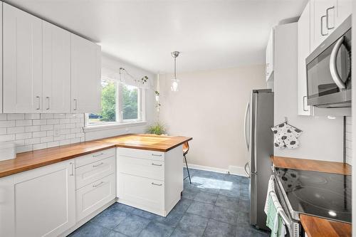 171 Thompson Drive, Winnipeg, MB - Indoor Photo Showing Kitchen