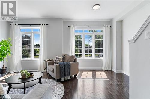 215 Dundas Street E Unit# 10, Waterdown, ON - Indoor Photo Showing Living Room