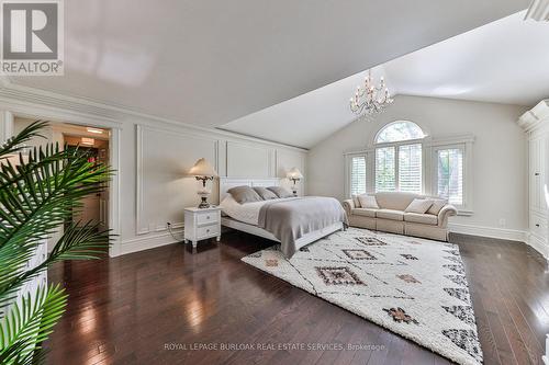 2314 Hoover Court, Burlington (Tyandaga), ON - Indoor Photo Showing Bedroom