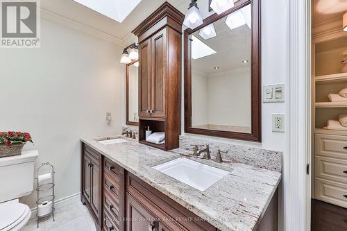 2314 Hoover Court, Burlington, ON - Indoor Photo Showing Bathroom