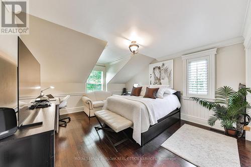 2314 Hoover Court, Burlington (Tyandaga), ON - Indoor Photo Showing Bedroom