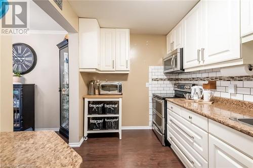 6 Niagara Street Unit# 105, Grimsby, ON - Indoor Photo Showing Kitchen