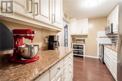 6 Niagara Street Unit# 105, Grimsby, ON - Indoor Photo Showing Kitchen