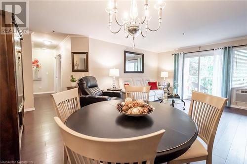 6 Niagara Street Unit# 105, Grimsby, ON - Indoor Photo Showing Dining Room