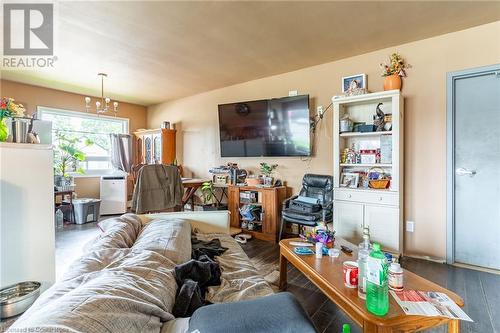 4710 Drummond Road, Niagara Falls, ON - Indoor Photo Showing Living Room