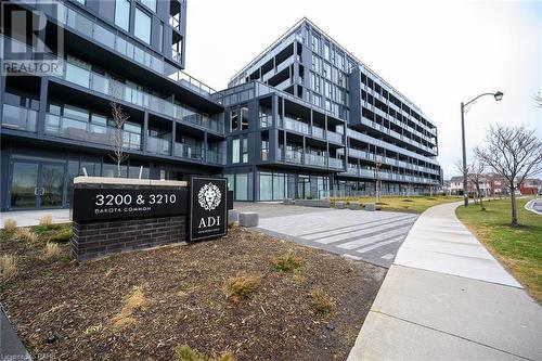 3210 Dakota Common Unit# A907, Burlington, ON - Outdoor With Balcony