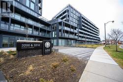 3210 DAKOTA Common Unit# A907  Burlington, ON L7M 2A8