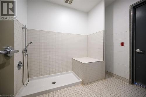 3210 Dakota Common Unit# A907, Burlington, ON - Indoor Photo Showing Bathroom