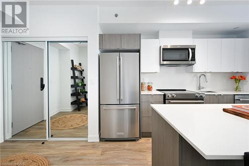 3210 Dakota Common Unit# A907, Burlington, ON - Indoor Photo Showing Kitchen With Stainless Steel Kitchen