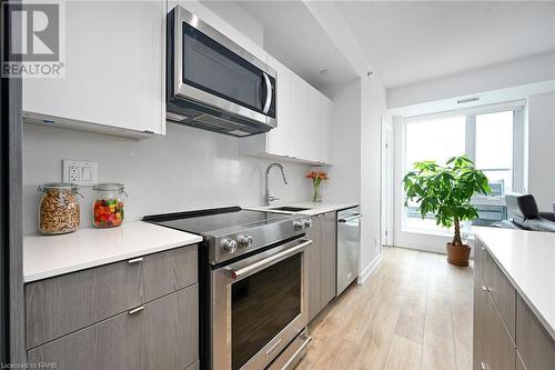 3210 Dakota Common Unit# A907, Burlington, ON - Indoor Photo Showing Kitchen With Upgraded Kitchen