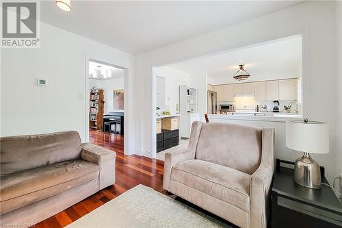 5147 Ravine Crescent, Burlington, ON - Indoor Photo Showing Living Room