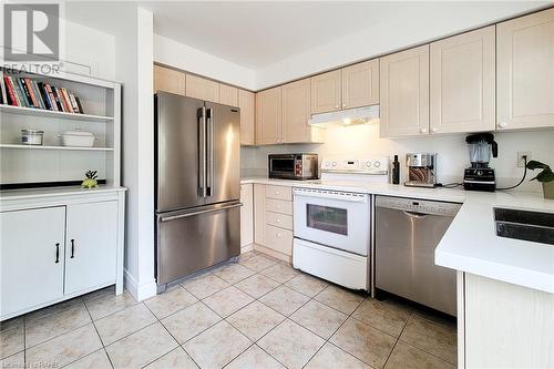 5147 Ravine Crescent, Burlington, ON - Indoor Photo Showing Kitchen