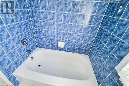 5147 Ravine Crescent, Burlington, ON - Indoor Photo Showing Bathroom