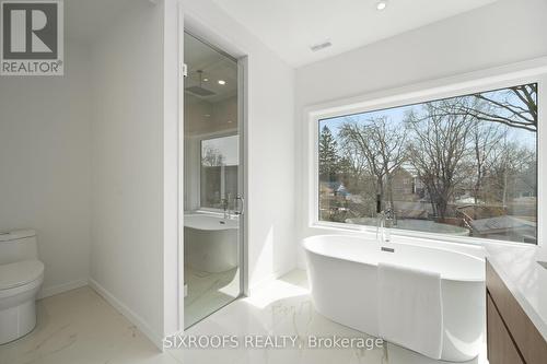 35 Emerald Crescent, Toronto, ON - Indoor Photo Showing Bathroom