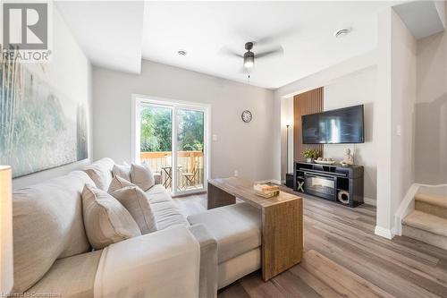 720 Grey Street Unit# 11, Brantford, ON - Indoor Photo Showing Living Room